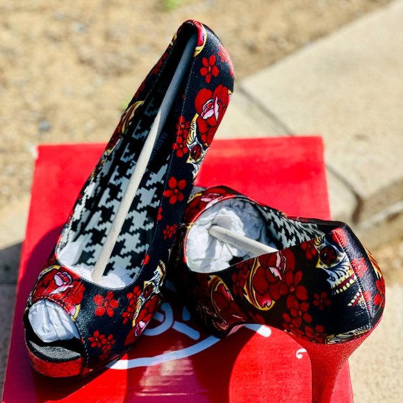 JustFab "Slow Dancer" Pumps - Picture 2 of 4